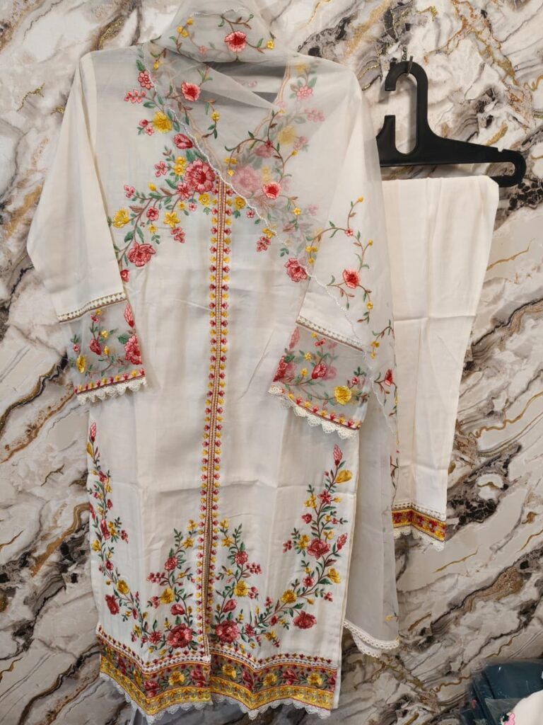 Heavy Kashmiri Outfit -white - Mahira Fashion