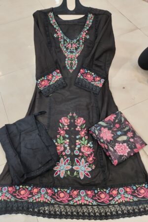 deginer black dress