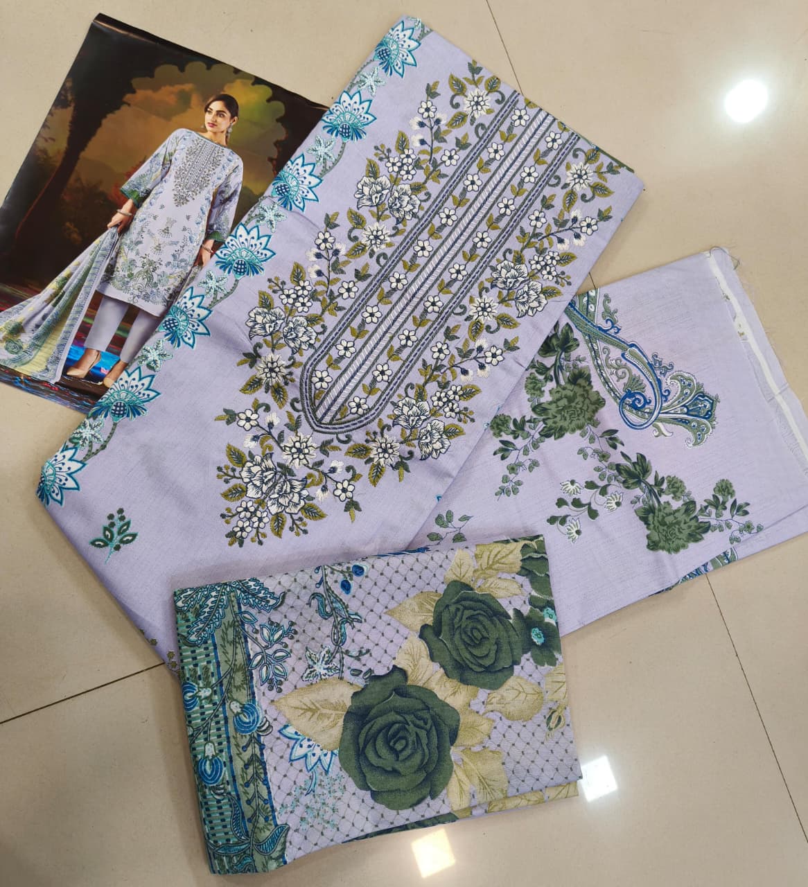 unstich embroiderd dress