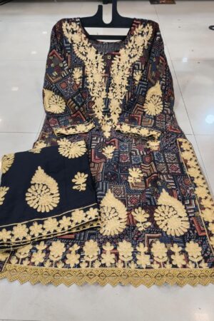heavy kashmiri work trending black -mahira fashion
