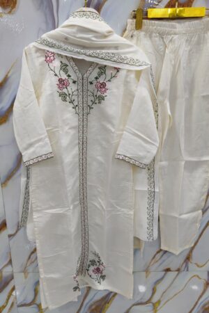 🌸 Noor Blossom Embroidered Kurta Set 🌸