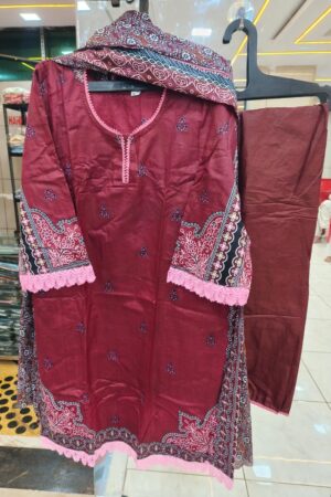 🌸 Mahira Noor Lace Edition Stitched Dress Set ✨