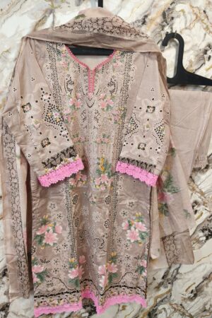 🌸 Gulrukh Grace Stitched Suit Set ✨