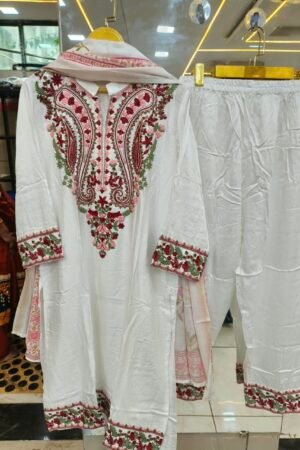 🌸 Floral Elegance Embroidered Pakistani Suit 🌸