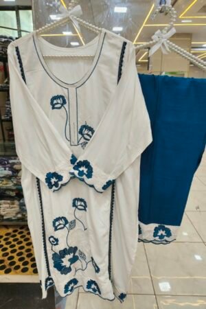 ✨ Elegant Floral Threadwork Kurti Set 🌸
