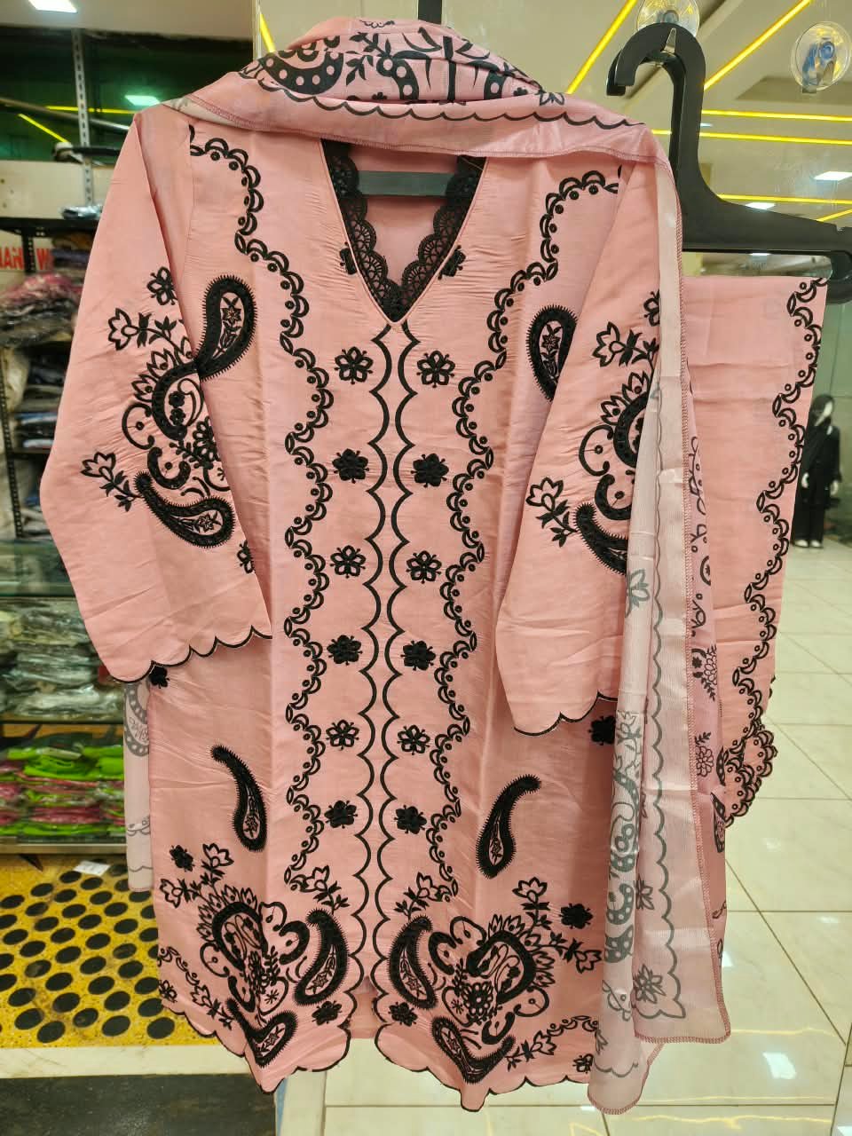 ✨ Paisley Embroidered 3-Piece Suit Set 🌸