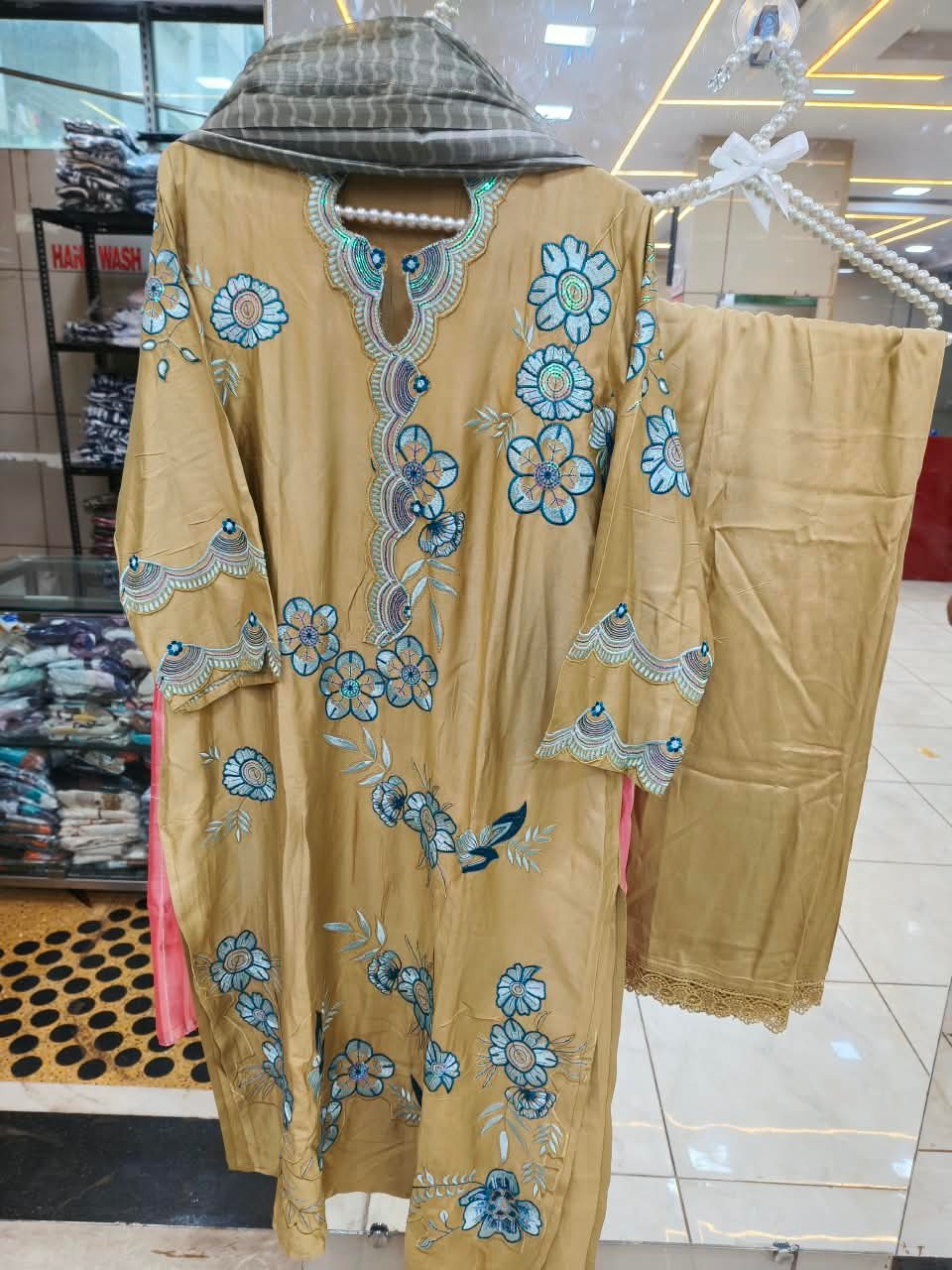 β¨ Royal Scallop Sleeve Embroidered Set π