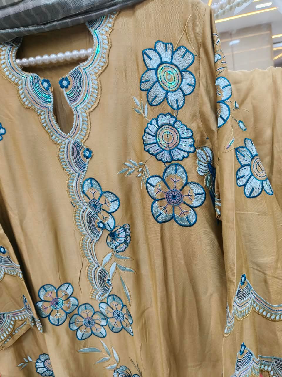 β¨ Royal Scallop Sleeve Embroidered Set π - Image 3