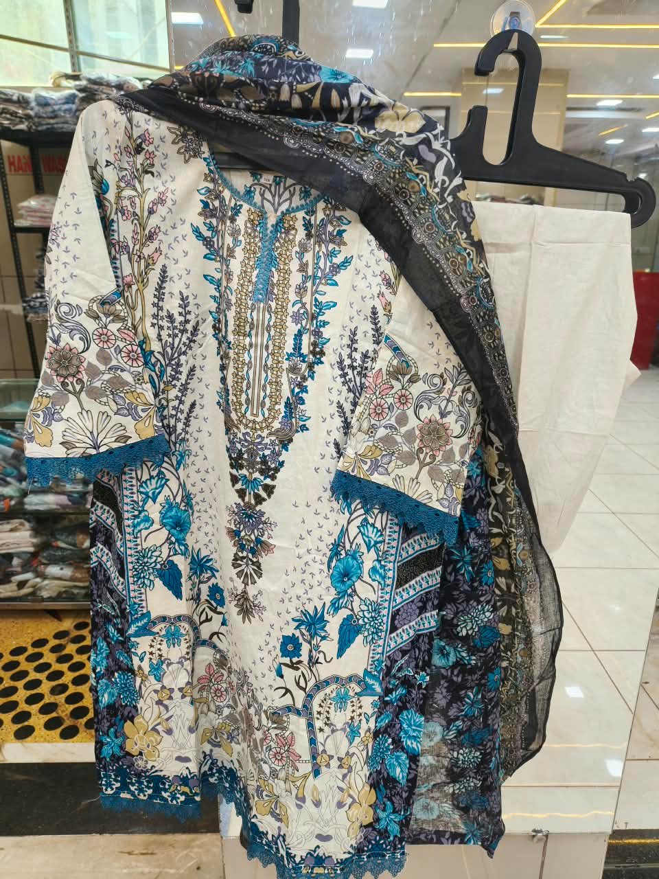 Premium Pakistani Lawn Suit Set - 04 - Pakistani Lawn Suit by Mahira Fashion - View 2